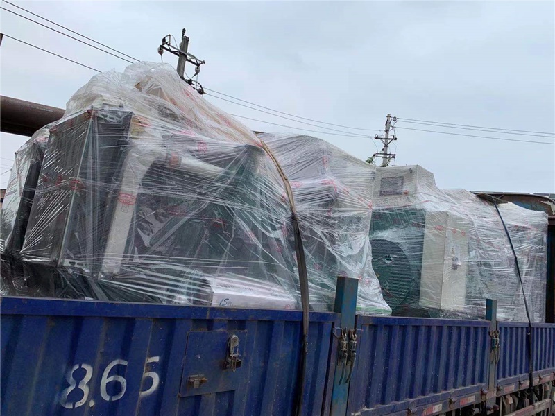 重慶渝長高速公路，12臺沃爾沃發(fā)電機組